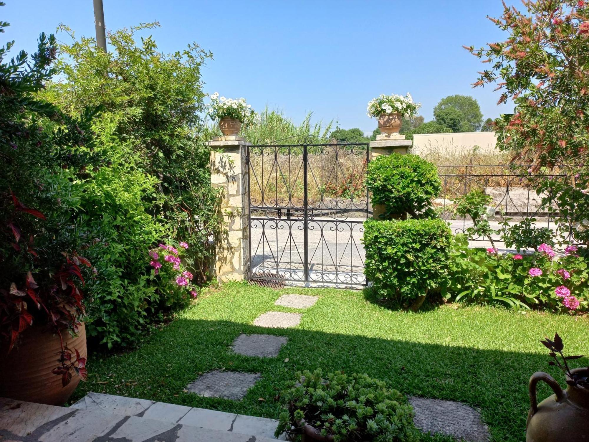 Villa Tina Country Beach Apartments Acharavi  Bilik gambar